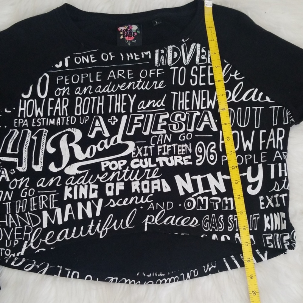 Saba babe fun cropped sweater.  Size L - Picture 8 of 8